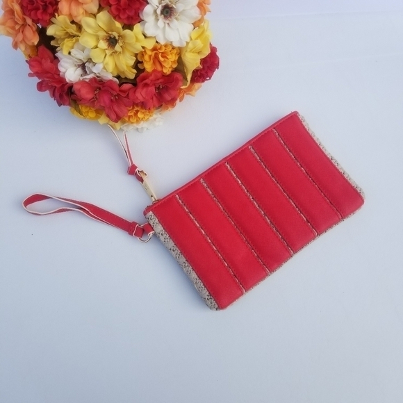 SIMPLY VERA VERA WANG WRISTLET - Picture 2 of 13